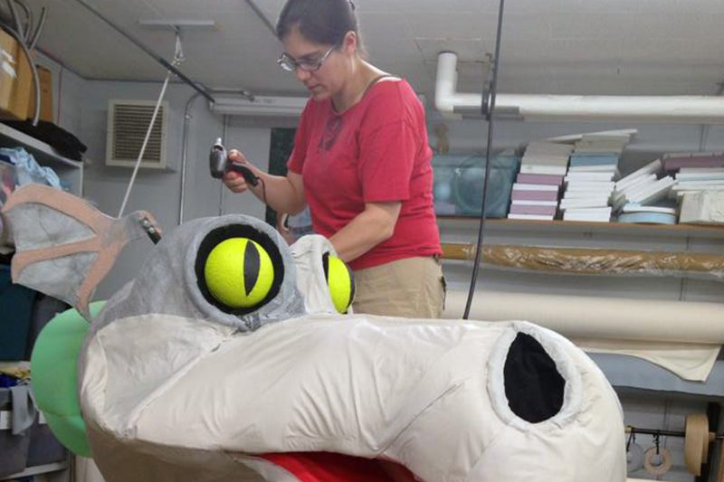 Leslie Washburn makes the dragon!